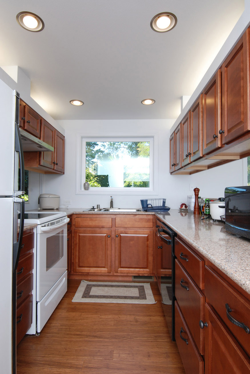 Seattle kitchen and dining addition with bright kitchen